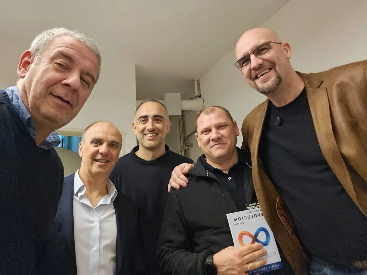 Lanzamiento del libro «La Próxima Evolución Digital» — foto 1